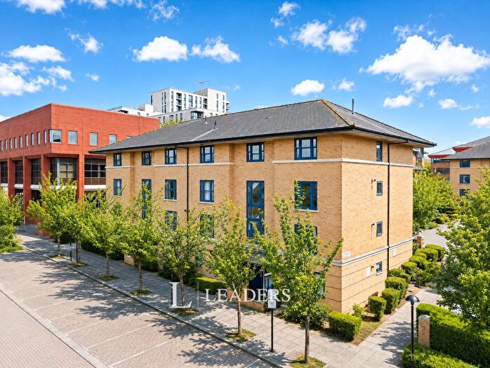 2 Bedroom Flat For Sale In North Row, Milton Keynes, Buckinghamshire, MK9