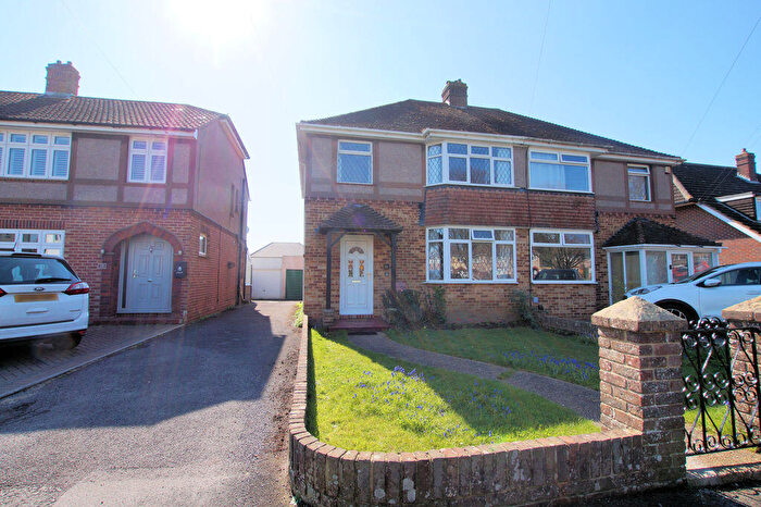 3 Bedroom Semi Detached House For Sale In Romsey Avenue, Portchester, PO16