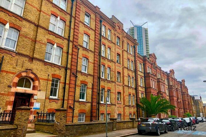 3 Bedroom Flat To Rent In Hayles Buildings Elliotts Row, Elephant & Castle/Lambeth North, SE11