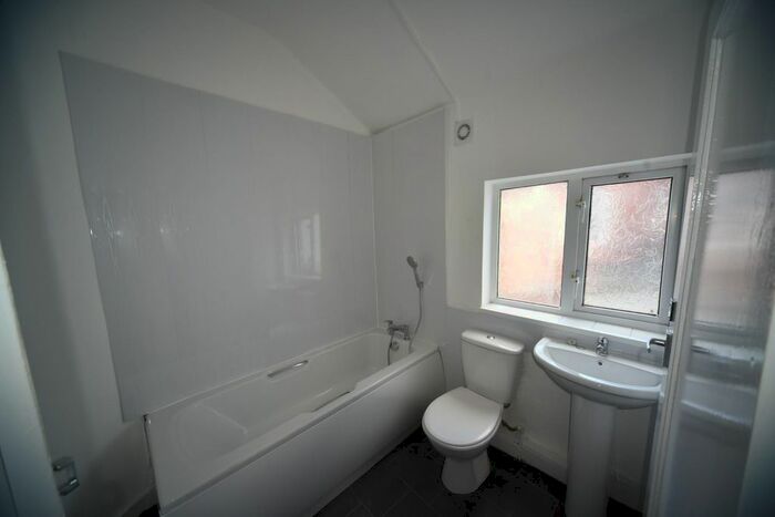 4 Bedroom Property To Rent In Egmont Road, Middlesbrough, TS4