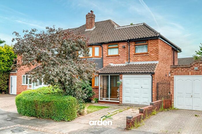 4 Bedroom Semi-Detached House For Sale In Beech Farm Croft, Birmingham, B31