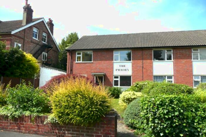 2 Bedroom Flat To Rent In Stanley Road, Sutton, Surrey, SM2