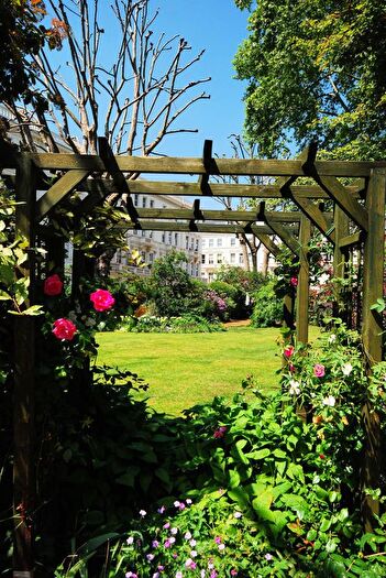 1 Bedroom Flat To Rent In Earls Court Square, Earls Court, London, SW5