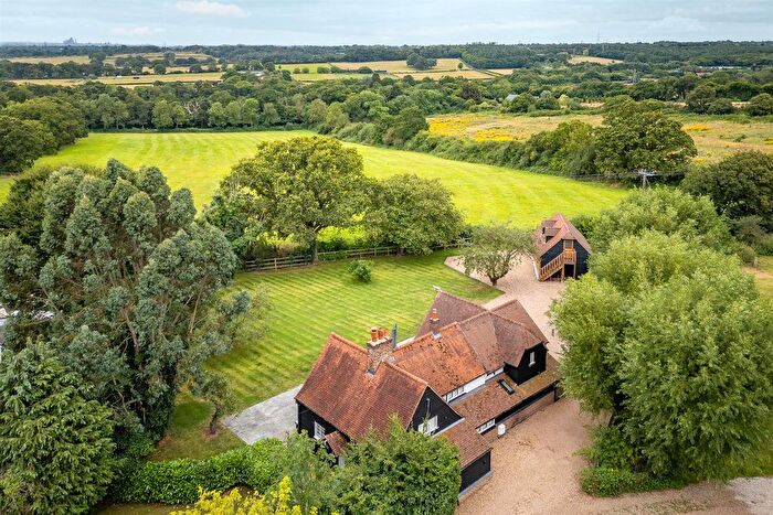 4 Bedroom Detached House For Sale In Carneles Green, Broxbourne, EN10