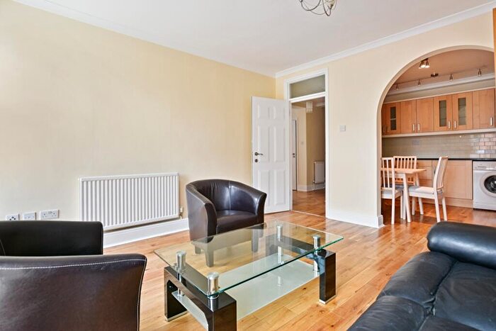 2 Bedroom Flat To Rent In Ridge Road, NW2