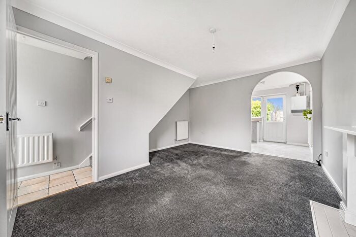 2 Bedroom End Of Terrace House To Rent In Ravencroft, Bicester, OX26
