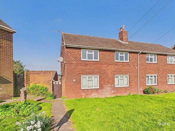 2 Bedroom Flat To Rent In Hawthorn Crescent, Burton-On-Trent, DE15