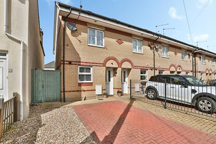 3 Bedroom End Terrace House For Sale In Boscombe Grove Road, Bournemouth, BH1