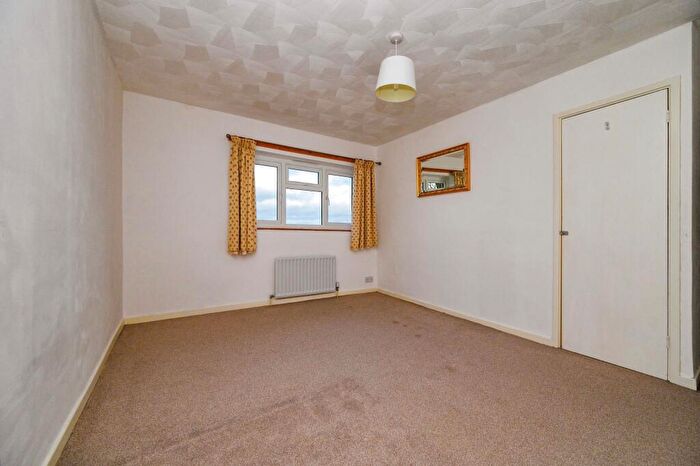 3 Bedroom Terraced House For Sale In Thornview Road, Houghton Regis, Dunstable, Bedfordshire, LU5