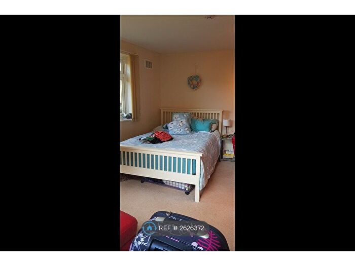 1 Bedroom Flat To Rent In Worthing, Worthing, BN14