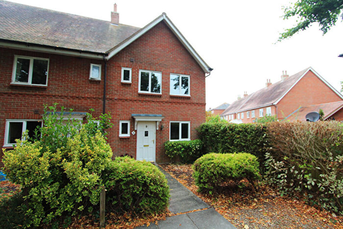 3 Bedroom End Of Terrace House To Rent In Park Approach, Knowle, PO17