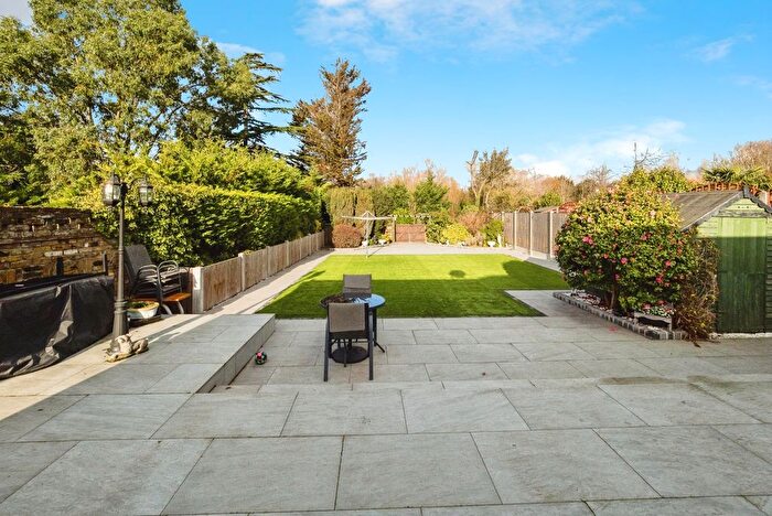 3 Bedroom Bungalow For Sale In Purfleet Road, Aveley, South Ockendon, Essex, RM15