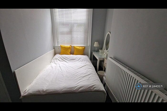 1 Bedroom Flat To Rent In Princes Avenue, Hull, HU5