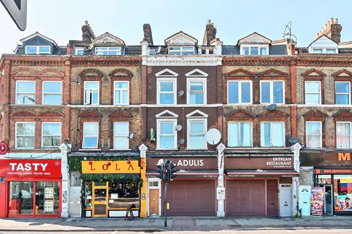 3 Bedroom Flat To Rent In Brixton Road, Brixton, London, SW9