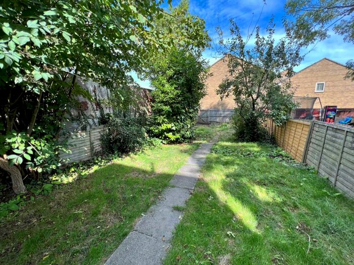 3 Bedroom Maisonette To Rent In Sutton Common Road, Sutton, SM3