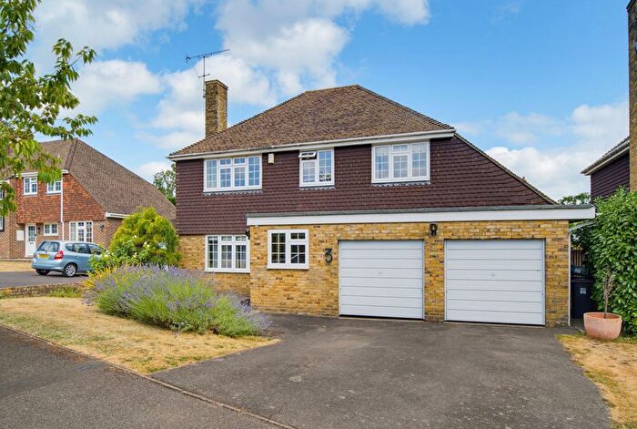 5 Bedroom Detached House For Sale In Thorley Gardens, Pyrford, GU22