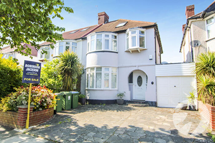 3 Bedroom Semi Detached House For Sale In Broad Walk, London, SE3