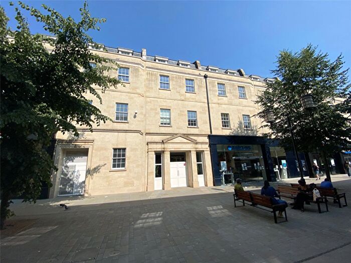 2 Bedroom Flat To Rent In Southgate Street, Bath, Somerset, BA1