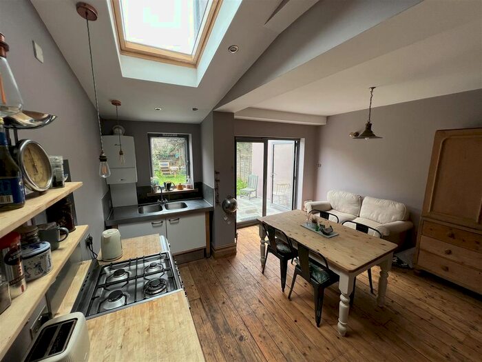 4 Bedroom Property To Rent In Kennington Avenue, Bishopston, Bristol, BS7