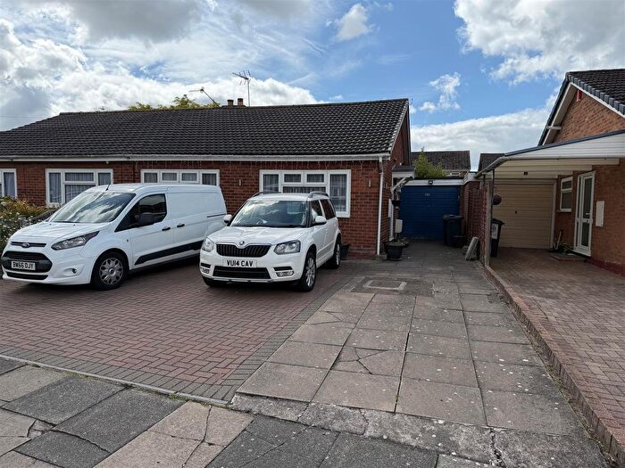2 Bedroom Semi-Detached Bungalow For Sale In Hilltop Drive, Hodge Hill, Birmingham, B36