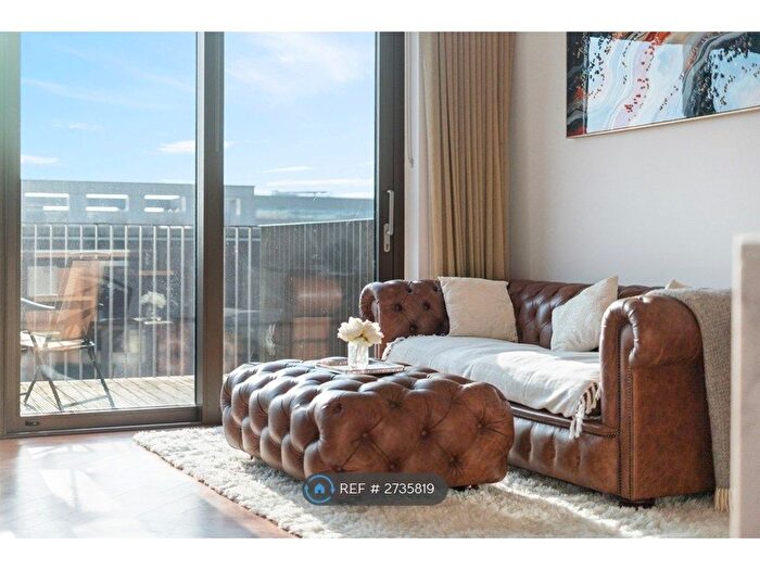 1 Bedroom Flat To Rent In New Union Square, London, SW11