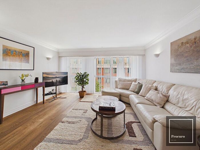 1 Bedroom Flat For Sale In Crown Court, Charter House Crown Court, WC2B