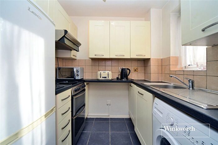 1 Bedroom Flat To Rent In Onyx House, Percy Gardens, Worcester Park, Surrey, KT4