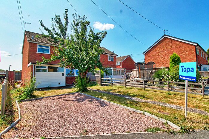 3 Bedroom Semi-Detached House For Sale In Brookfarm Drive, Malvern, WR14