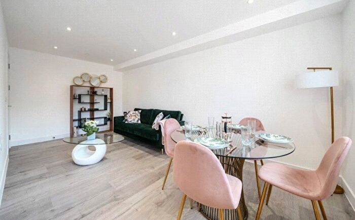 2 Bedroom Flat For Sale In Stafford Road, Wallington, SM6