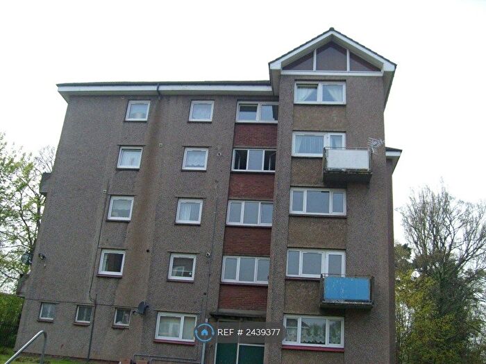 3 Bedroom Flat To Rent In Kelvin Gardens, Hamilton, ML3