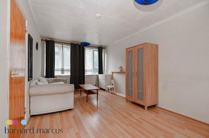 2 Bedroom Flat To Rent In Dagnall Street, London, SW11
