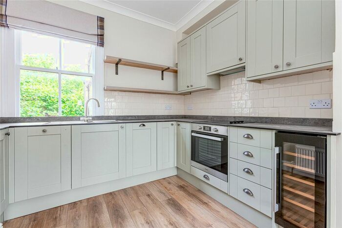 2 Bedroom Flat To Rent In Bronsart Road, London, SW6