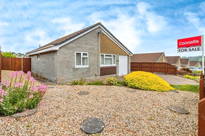 2 Bedroom Detached Bungalow For Sale In Woodleigh Road, Newton Abbot, TQ12