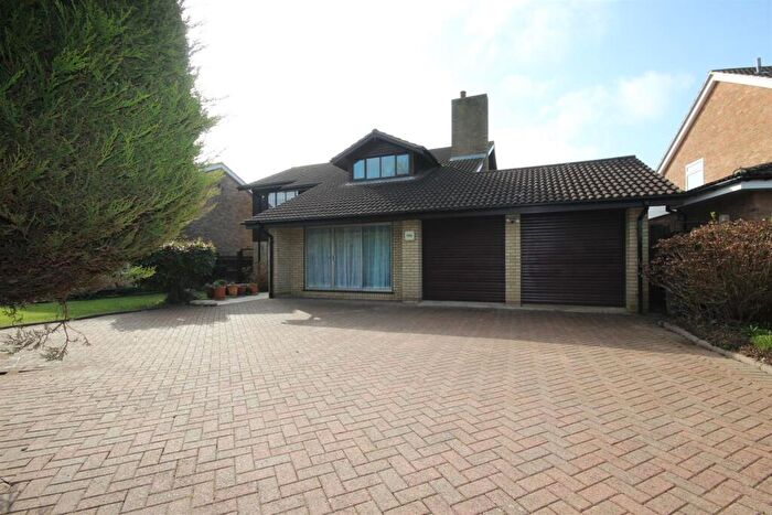 5 Bedroom Detached House For Sale In Wentworth Drive, Bedford, MK41