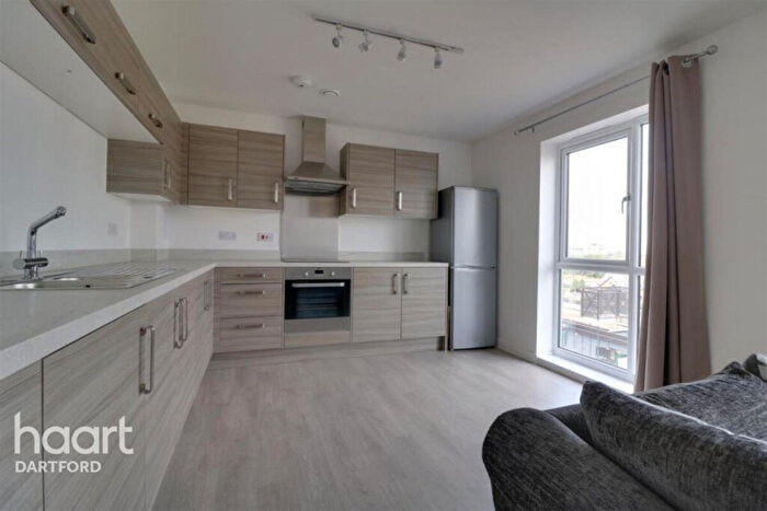 2 Bedroom Apartment For Sale In Little Brights Road, Belvedere, DA17