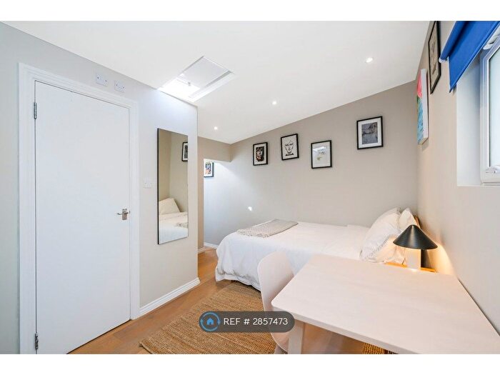 Studio To Rent In London, London, N16