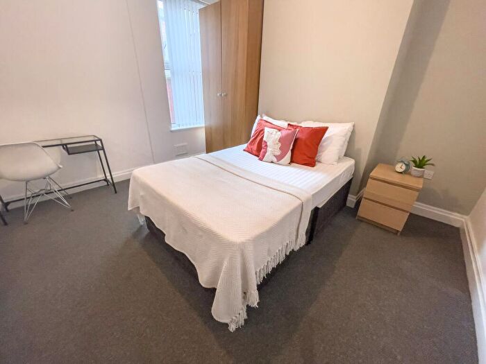 5 Bedroom Terraced House To Rent In Jubilee Drive, L7