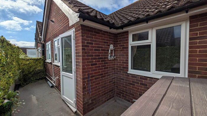 2 Bedroom Flat To Rent In High Street, Selsey, PO20