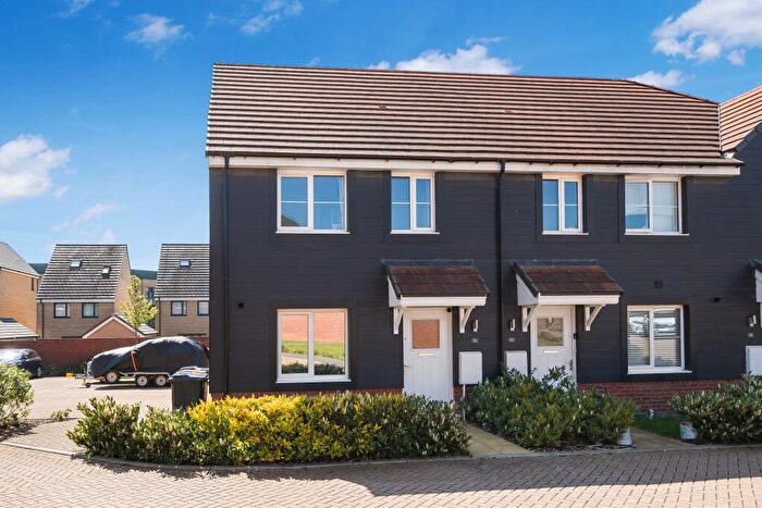 2 Bedroom End Of Terrace House For Sale In Cashmere Drive, Andover., SP11