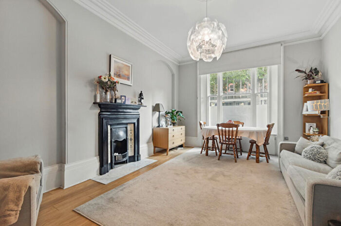 2 Bedroom Flat For Sale In Colosseum Terrace, London, NW1
