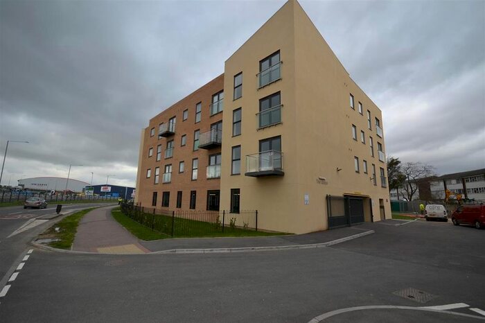 2 Bedroom Flat For Sale In The Quays, Dock Road, Tilbury, RM18