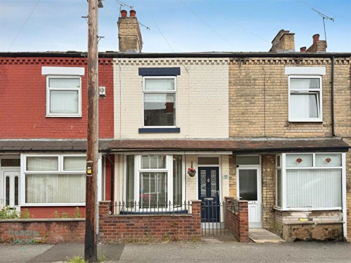 2 Bedroom Terraced House For Sale In King Street, Worksop, S80