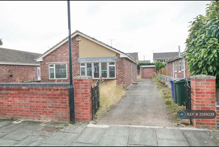 3 Bedroom Bungalow To Rent In Chantry Close, Doncaster, DN4