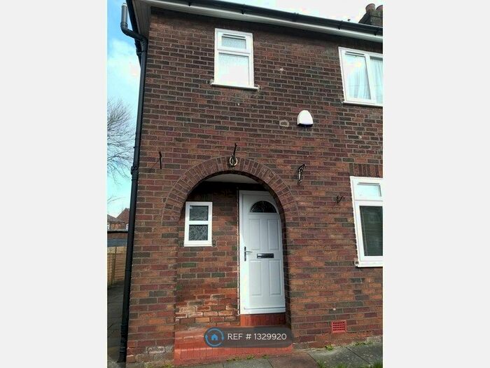 3 Bedroom Semi-Detached House To Rent In Grasmere Road, Swinton, Manchester, M27