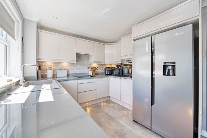 3 Bedroom Terraced House For Sale In St. Giles Way, Hamilton, ML3