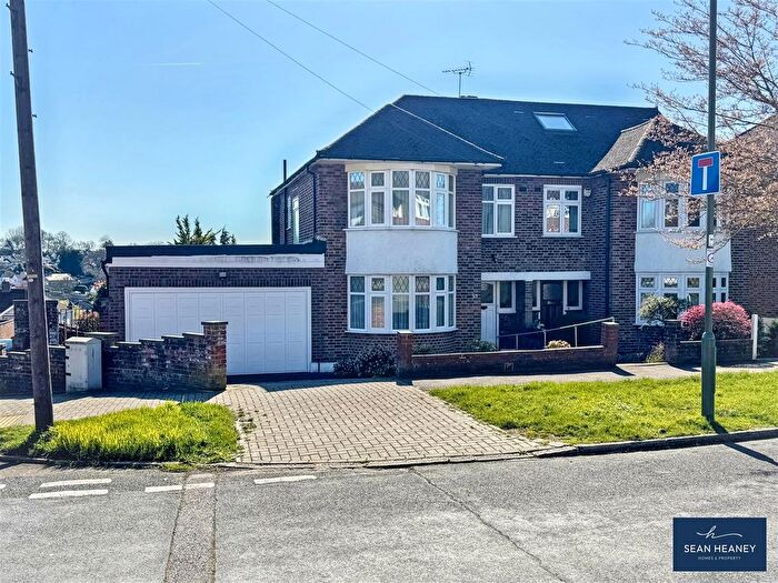 3 Bedroom Semi Detached House For Sale In Tudor Road, Barnet, EN5