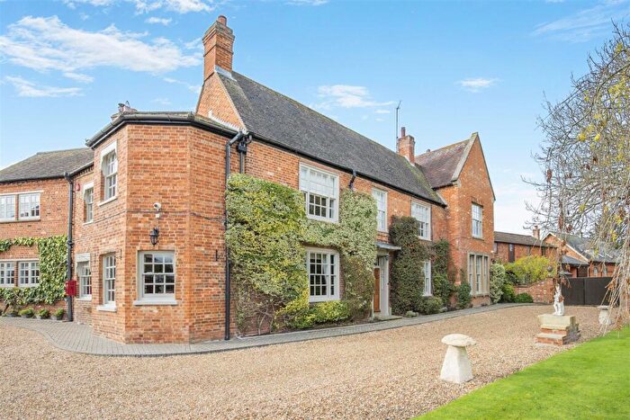 6 Bedroom Detached House For Sale In Mill Lane, Newport Pagnell, MK16
