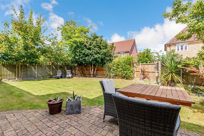 4 Bedroom Detached House For Sale In Marine View, St. Mary's Island, Chatham, Kent, ME4