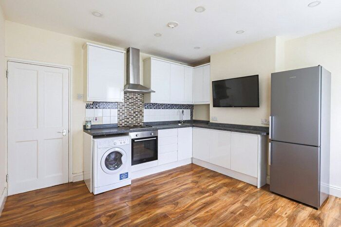 2 Bedroom Maisonette To Rent In Barnfield Gardens, Plumstead Common Road, Plumstead, London, SE18