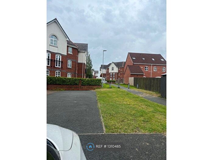 2 Bedroom Flat To Rent In Cromwell Avenue, Stockport, SK5